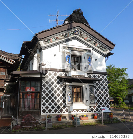 東洋のフレスコ画 鏝絵で飾られた米蔵(新潟県長岡市) 東洋のフレスコ画 鏝絵で飾られた米蔵(新潟県長岡市) 114025385