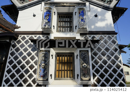 東洋のフレスコ画 鏝絵で飾られた米蔵(新潟県長岡市) 東洋のフレスコ画 鏝絵で飾られた米蔵(新潟県長岡市) 114025412