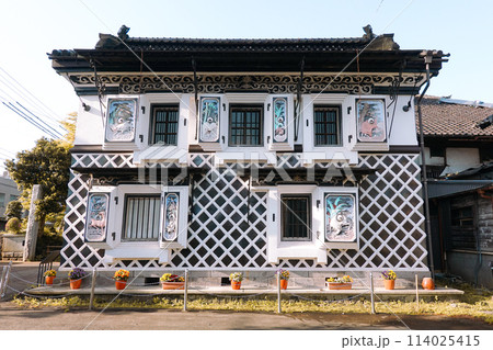 東洋のフレスコ画 鏝絵で飾られた米蔵(新潟県長岡市) 東洋のフレスコ画 鏝絵で飾られた米蔵(新潟県長岡市) 114025415