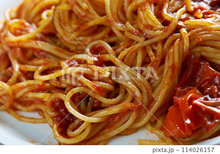 capellini pasta 114026157