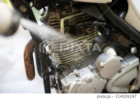 バイクの洗車 114026247