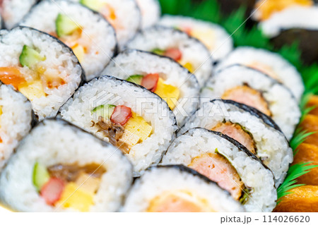 おいしそうな寿司の写真 114026620