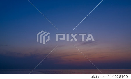 日の入り後にあらわれたブルーモーメント 114028100