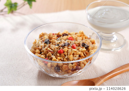 フルーツグラノーラ 朝食イメージ 114028626