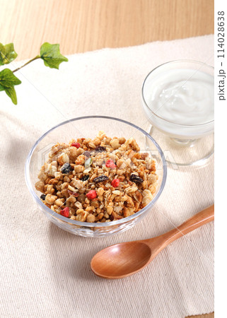フルーツグラノーラ 朝食イメージ 114028638