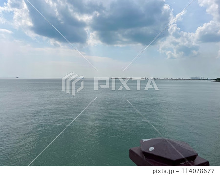 マラッカ海峡モスクから見る海の眺め 114028677