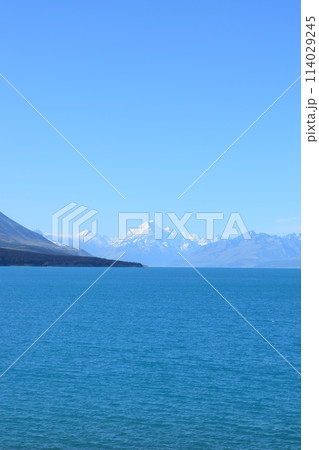 ニュージーランド 南島のプカキ湖とクック山 ニュージーランド 南島のプカキ湖とクック山 114029245