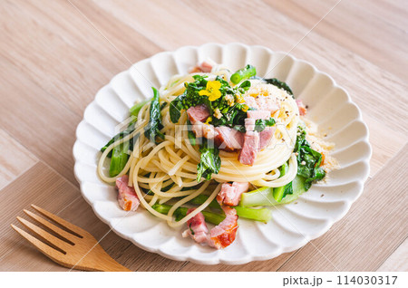 菜の花とベーコンのパスタ 菜の花とベーコンのパスタ 114030317