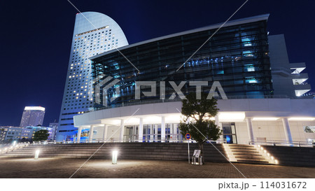 横浜 横浜港の海岸の夜景 (ぷかりさん橋) 横浜 横浜港の海岸の夜景 (ぷかりさん橋) 114031672