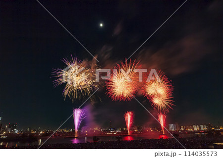 足立の花火大会　東京都 114035573