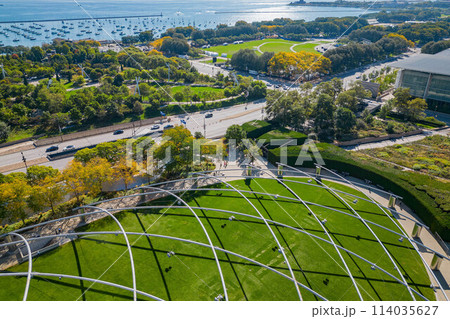 Sunny aerial view of the downtown cityscape 114035627