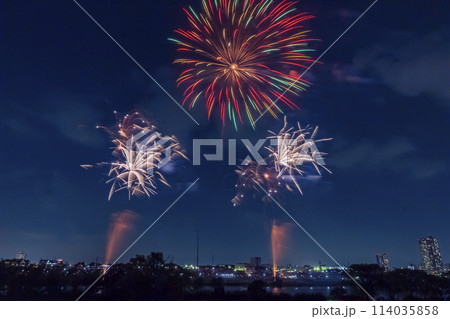 葛飾納涼花火大会　東京都 114035858