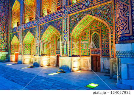Registan mosaic pattern design background, Samarkand 114037953