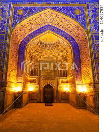Registan mosaic pattern design background, Samarkand 114037954