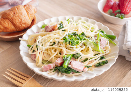 菜の花とベーコンのパスタ 114039226