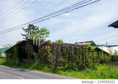日本の鳥取県倉吉市関金の古くてとても美しい建物 114039321