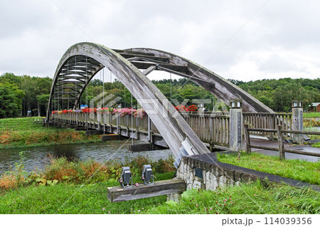 北海道/ 希少?珍橋?アフリカ木材ボンゴシを使用した木橋「なんだろう橋」(何だろう橋) 北海道/ 希少?珍橋?アフリカ木材ボンゴシを使用した木橋「なんだろう橋」(何だろう橋) 114039356