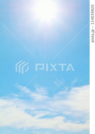 秋の青空と雲　そして太陽 114039920