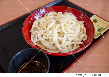 とても美味しい日本のざるうどん とても美味しい日本のざるうどん 114040383