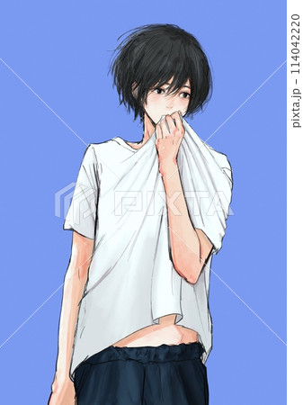 Tシャツで汗を拭いてお腹が見えているかっこいい男の子 114042220