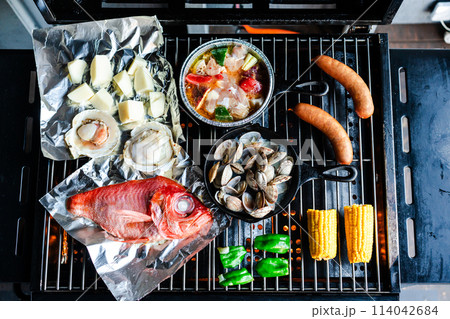 バーベキュー　BBQ　アウトドア 114042684