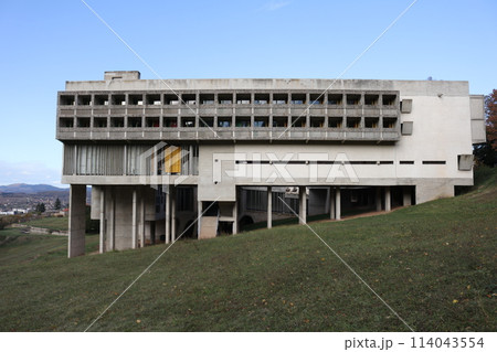 フランスの名建築ラトゥーレット修道院 114043554