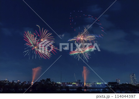 葛飾納涼花火大会　東京都 114044397