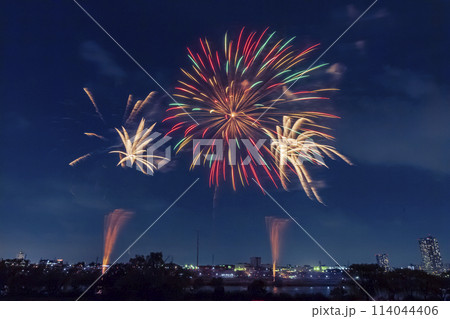 葛飾納涼花火大会　東京都 114044406