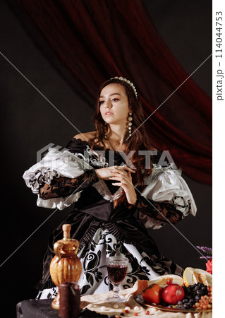Female image in the Renaissance style. 114044753