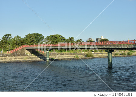 宇治川と朝霧橋 114045191
