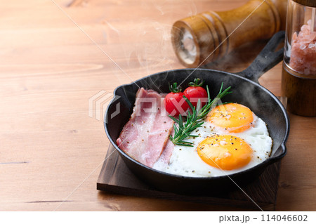 ベーコンエッグ ベーコンエッグ 114046602