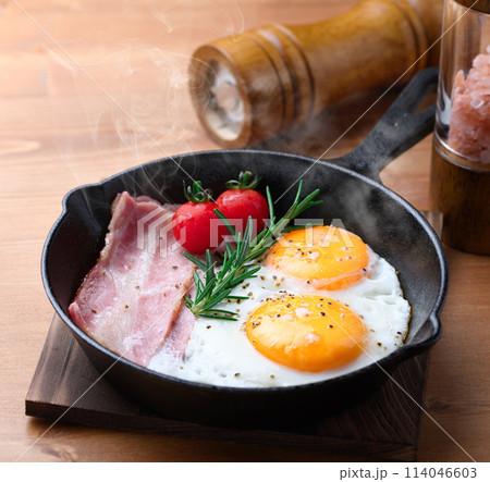 ベーコンエッグ ベーコンエッグ 114046603
