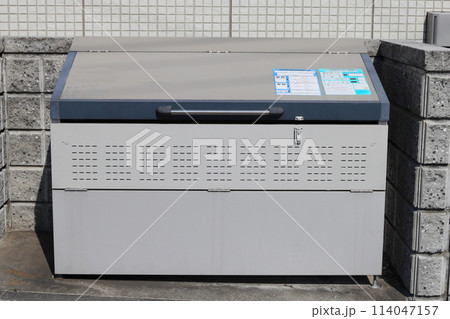 屋外に設置されたゴミステーション 屋外に設置されたゴミステーション 114047157