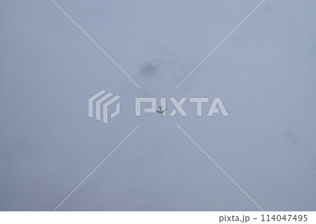 広島空港から飛び立つ飛行機 広島空港から飛び立つ飛行機 114047495