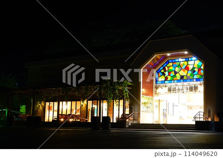 山梨県甲州市 夜の勝沼ぶどう郷駅 114049620
