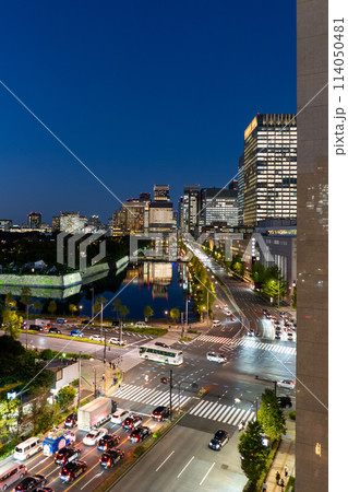 東京都 夜の日比谷濠 東京都 夜の日比谷濠 114050481