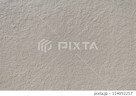 凹凸のある壁の背景素材　グレー 114052257