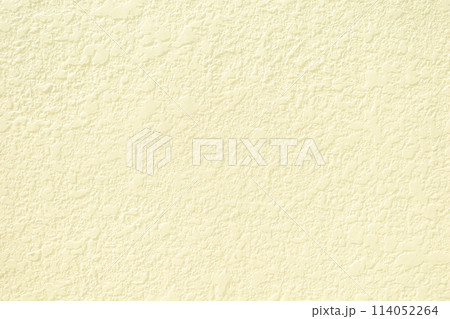 凹凸のある壁の背景素材　明るめ 黄色系 114052264