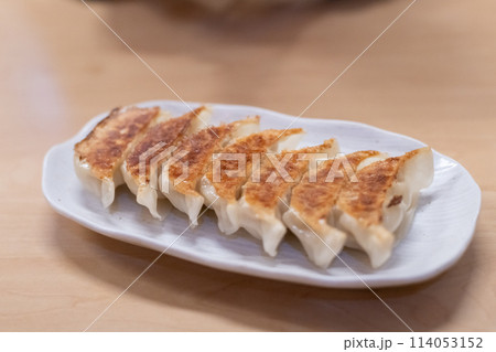 美味しそうな餃子 美味しそうな餃子 114053152