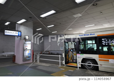 【横浜】相鉄線 二俣川駅 北口バスターミナル 運転免許センター循環バス乗り場 114058967