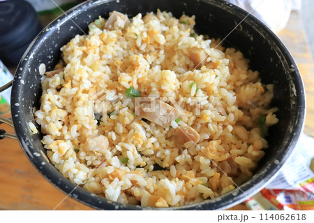 アウトドアで作る冷凍チャーハン アウトドアで作る冷凍チャーハン 114062618