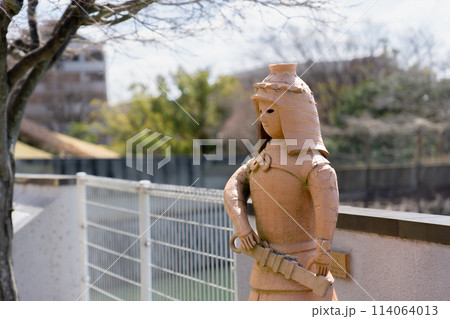 大阪府高槻市上土室の史跡新池ハニワ工場公園 埴輪(武人) 大阪府高槻市上土室の史跡新池ハニワ工場公園 埴輪(武人) 114064013