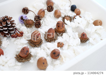 どんぐりで工作 114064274