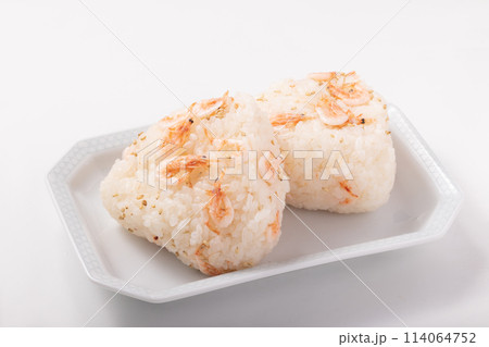 桜えびの炊き込みご飯のおにぎり 桜えびの炊き込みご飯のおにぎり 114064752