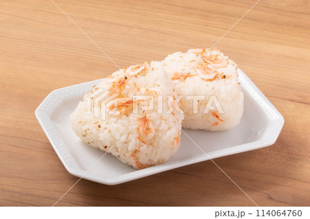 桜えびの炊き込みご飯のおにぎり 桜えびの炊き込みご飯のおにぎり 114064760