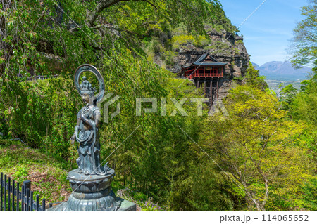 断崖絶壁の布引観音　釈尊寺　「長野県　小諸市」 114065652