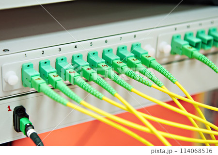 Patch cables in the electronic device Patch cables in the electronic device 114068516