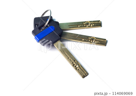 Bunch of keys isolated on a white background 114069069