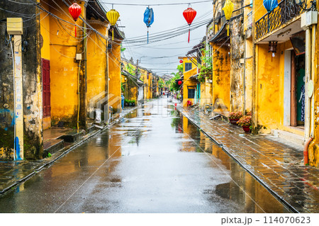 Rainy day in the Old Town of Hoi An Rainy day in the Old Town of Hoi An 114070623