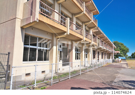 【旧大野木場小学校被災校舎】 長崎県南島原市深江町 114074624
